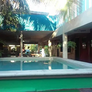 https://hostal-chalupa.quintano-roohotels.com