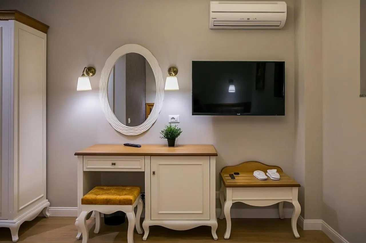 Legacy Boutique Hotel Korce